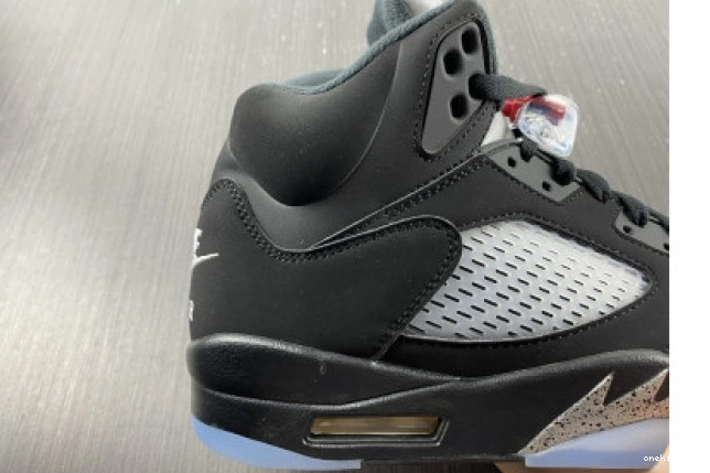 Chep Onekick BLACK METALLIC AIR (2016) JORDAN 845035-003 5 0605